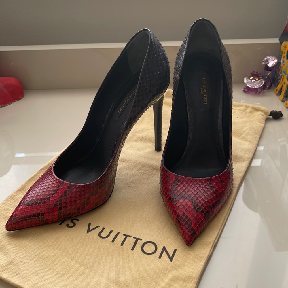 Louis Vuitton Python Eyeline Pointed Toe Pumps Si… - image 1